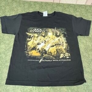 Alstyle Duck Dynasty A Family With A Calling Graphic T-Shirt Black Youth Small